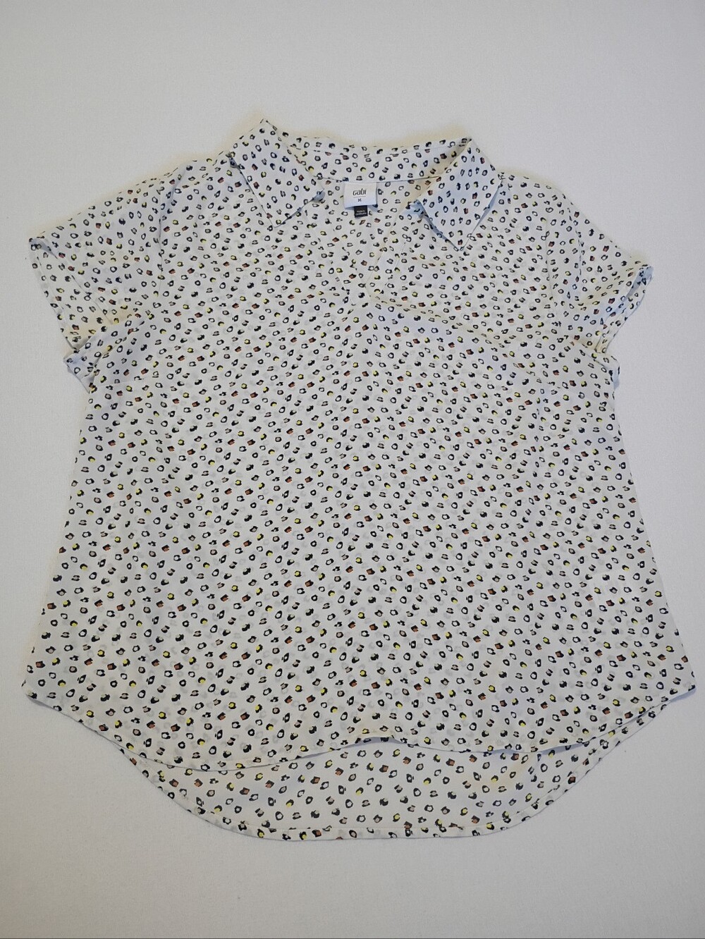 Cabi M Safari Top M Short Sleeve Multi Color Animal Print Button Front Blouse